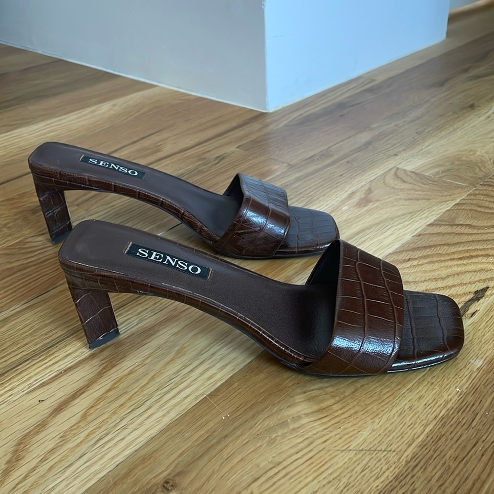 Heeled sandals